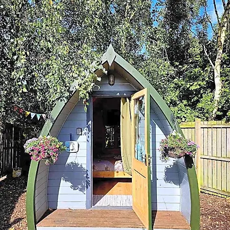 Szálloda The Forest Pod - Wood Fired Hot Tub And Fire Pit