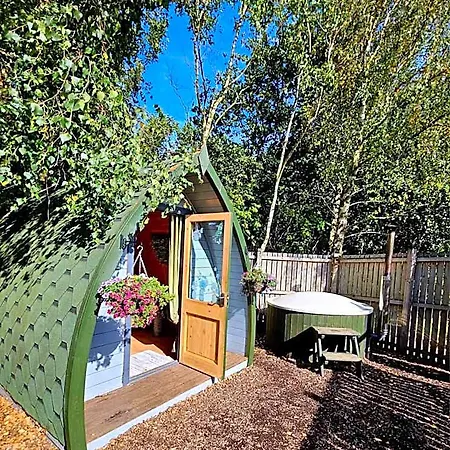 Hotel The Forest Pod - Wood Fired Hot Tub And Fire Pit Northallerton